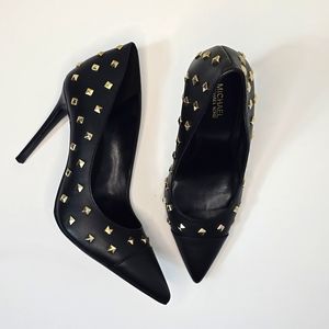 Michael Kors Keke Toe Cap Pump Leather/Pyramid Stud size 7.5M New